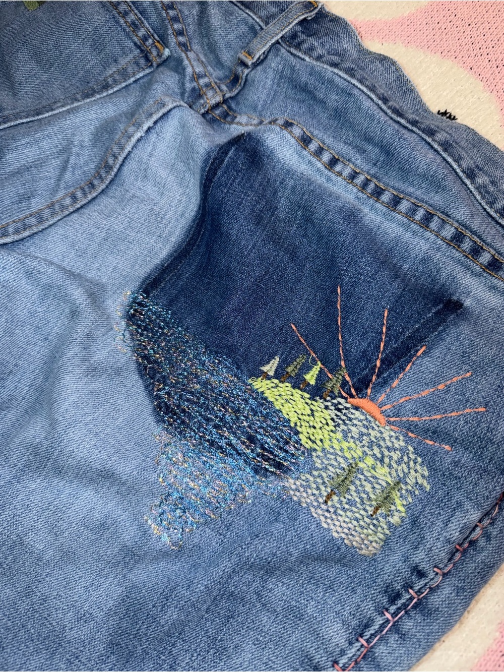 Gap embroidered Women’s Jeans - Casual low rise flare